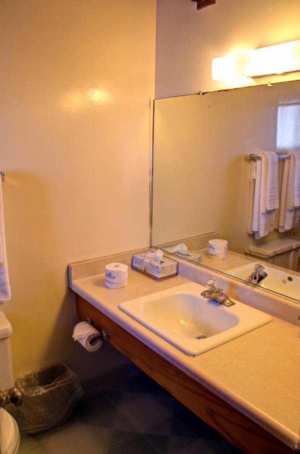 Crescent Beach Motel image 29